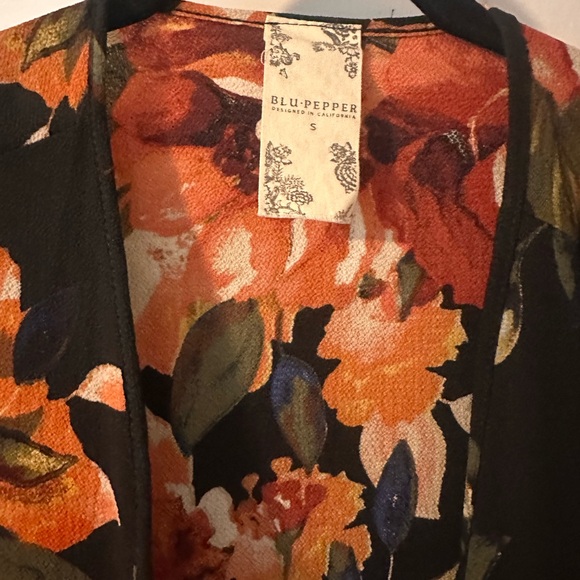 Floral kimono with bell sleeves S - Picture 3 of 4